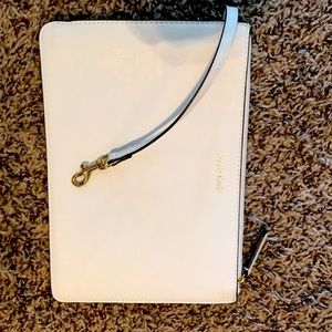 Calvin Klein white handbag 👝 clutch